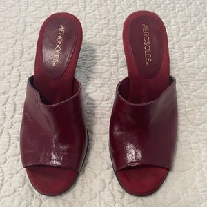 Brilliance Red Aerosoles Mule Heels Size 7.5m